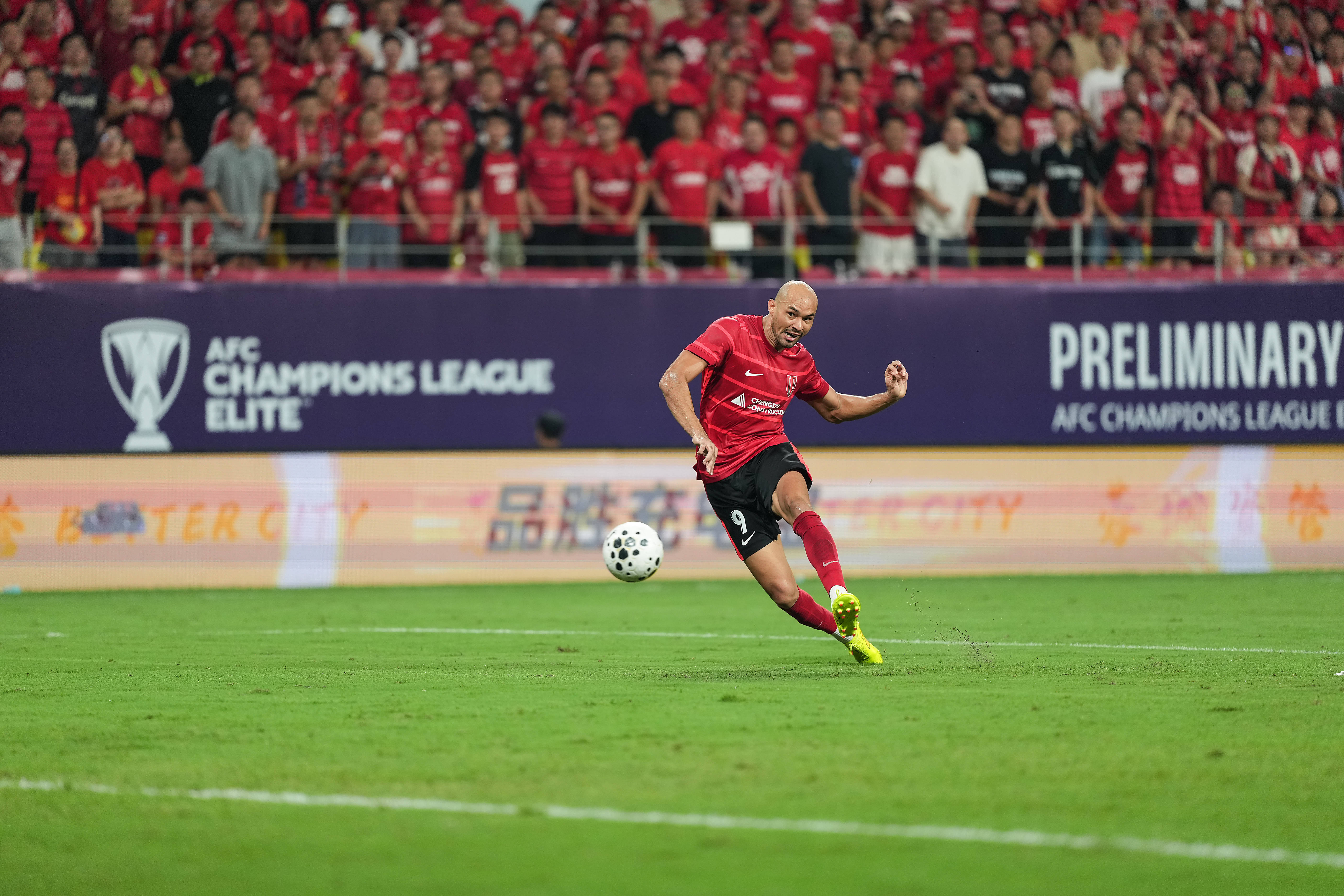 包含成都蓉城迎足总杯关键赛，转会期强势反弹，引发热议，球队文化再被提及的词条