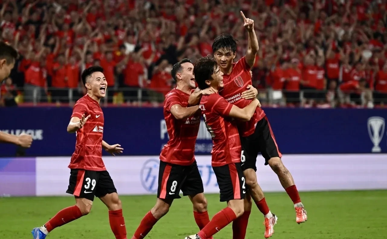 包含成都蓉城迎足总杯关键赛，转会期强势反弹，引发热议，球队文化再被提及的词条