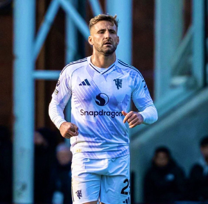 九游体育 -包含里程碑夜曼联手感冰凉，葡超今晨刷纪录，信心回归，赛季目标并未改变的词条